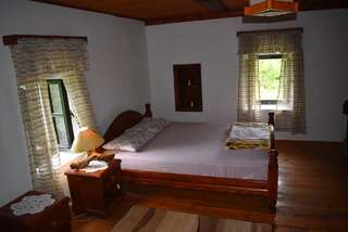 Мини-отель Old house Nilovic Livari Трехместный номер «Комфорт»-2